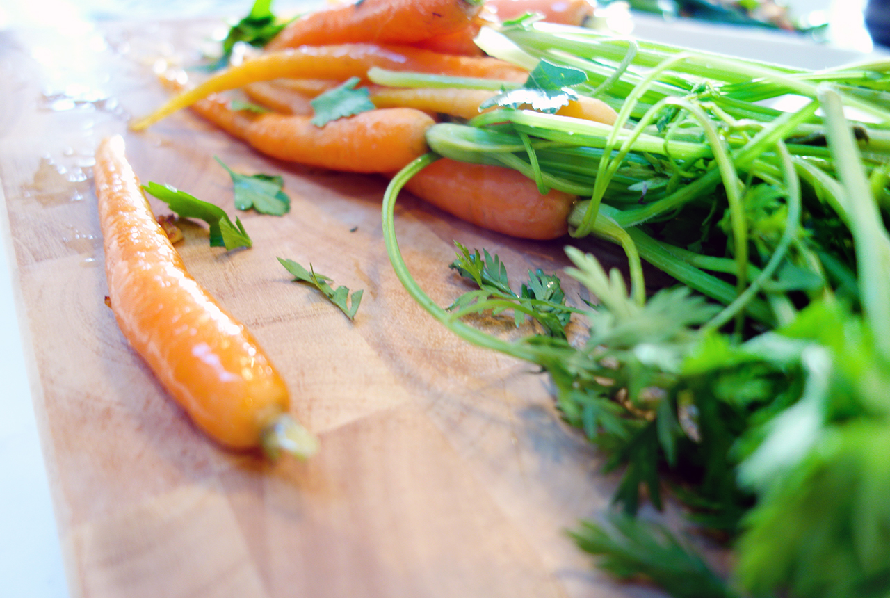 healthy baby carrots with garlic butter and mint 5