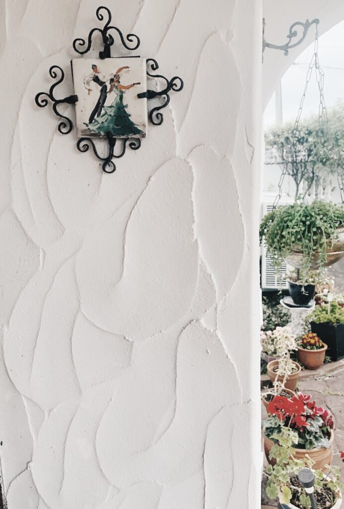 Catalina-and-Charles-Wilkinson-Wedding-Spanish-Inspired-Stucco-Wedding-Cake-1-scaled